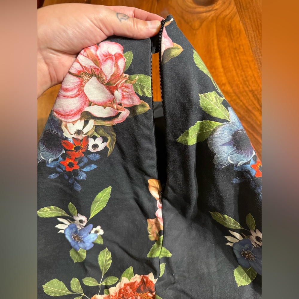 RW&CO. Floral Pencil Skirt - Picture 3 of 6